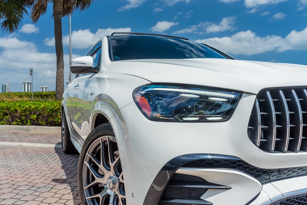 Mercedes-AMG GLE 53 — photo 2 of 15, White exterior with Black interior, available from KEY'D Miami