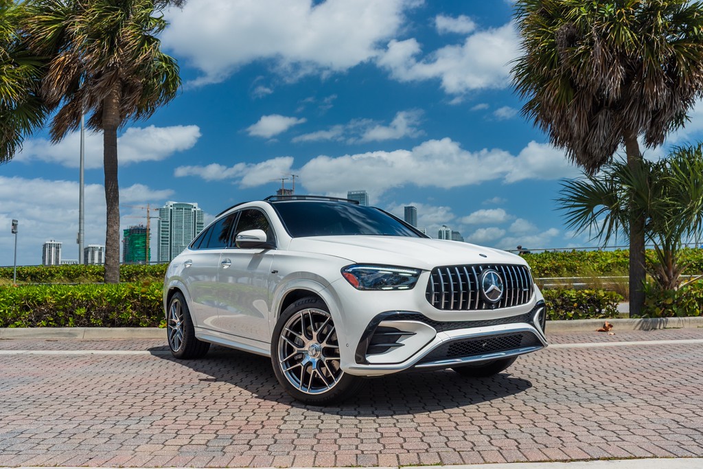 Mercedes-AMG GLE 53 — photo 3 of 15, White exterior with Black interior, available from KEY'D Miami