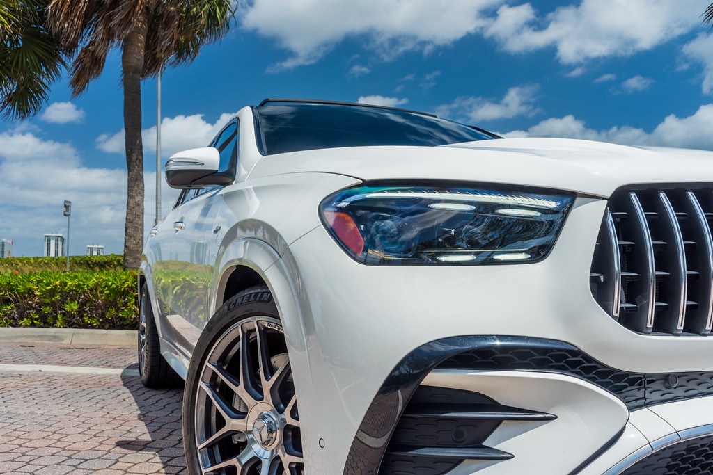 Mercedes-AMG GLE 53 — photo 4 of 15, White exterior with Black interior, available from KEY'D Miami
