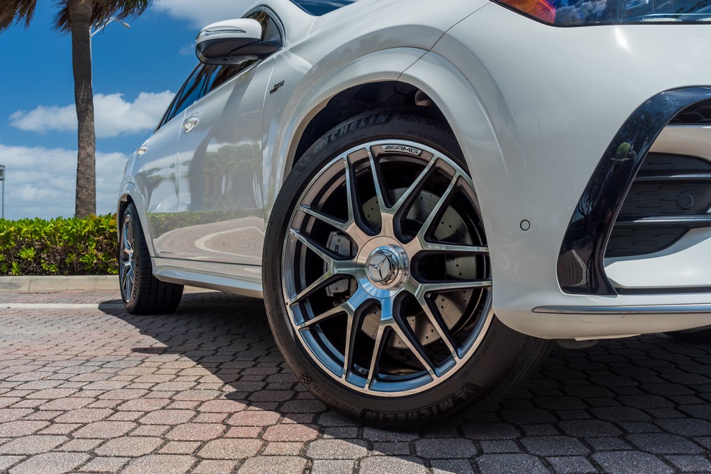 Mercedes-AMG GLE 53 — photo 5 of 15, White exterior with Black interior, available from KEY'D Miami