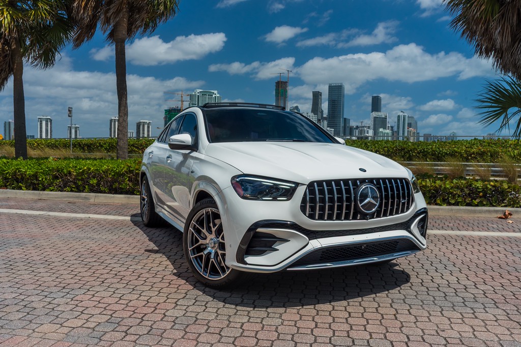 Mercedes-AMG GLE 53 — photo 9 of 15, White exterior with Black interior, available from KEY'D Miami