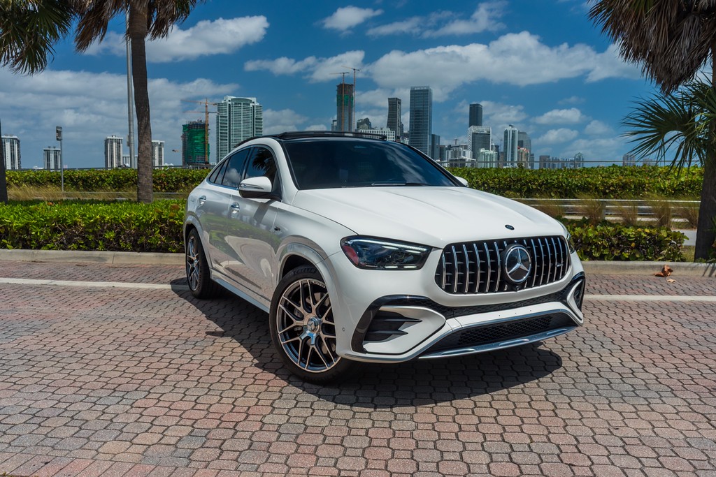 Mercedes-AMG GLE 53 — photo 11 of 15, White exterior with Black interior, available from KEY'D Miami