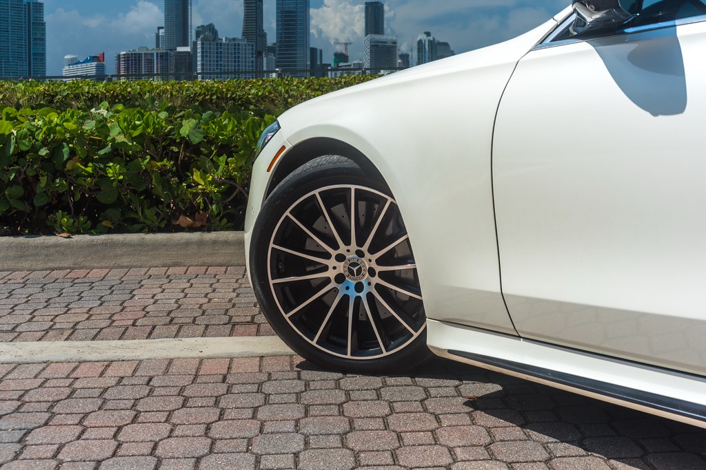 Mercedes-Benz S580 4MATIC LWB — photo 11 of 15, White exterior with Brown interior, available from KEY'D Miami