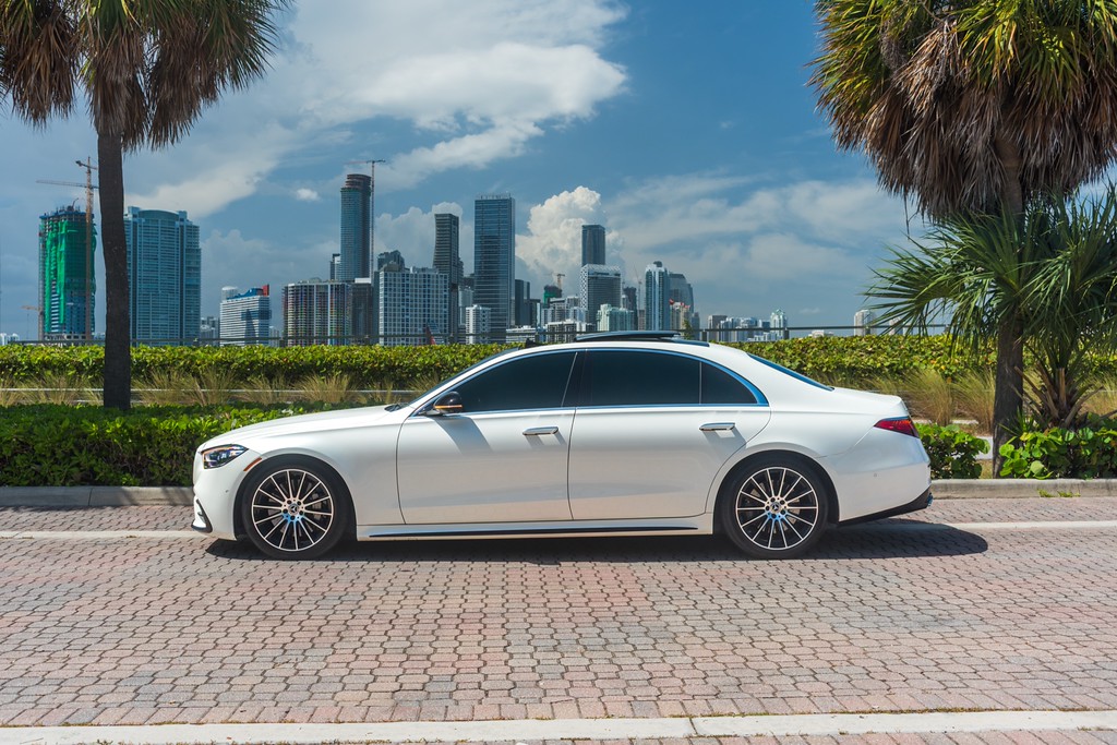 Mercedes-Benz S580 4MATIC LWB — photo 14 of 15, White exterior with Brown interior, available from KEY'D Miami